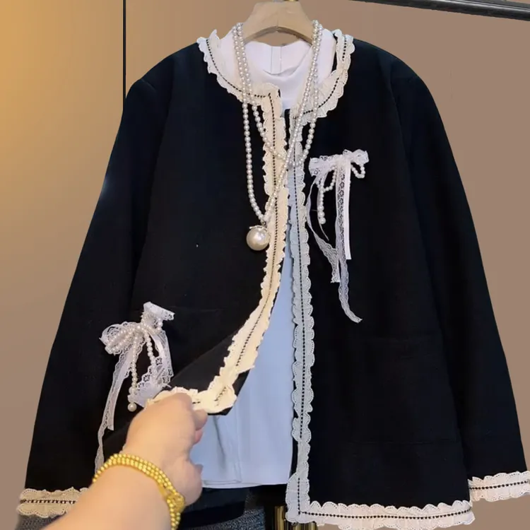 秋季大码女装胖妹妹气质显瘦简约宽松时尚百搭黑色白边拼接外套