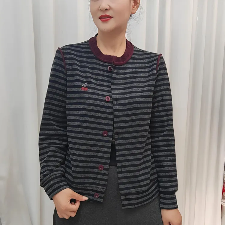 (郑州银基)春秋条纹针织开衫时尚减龄长袖女外套