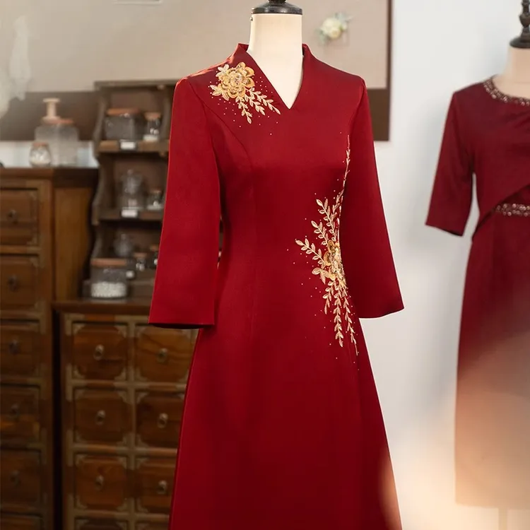 红色旗袍喜婆婆婚宴装十一女方妈妈结婚礼服遮肚高端轻奢连衣裙秋