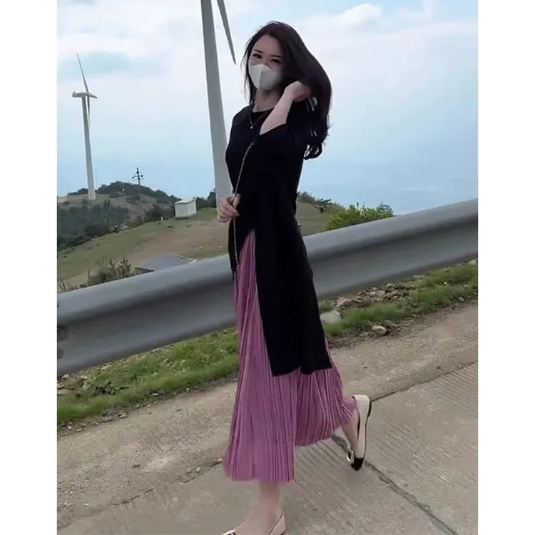 秋装新款减龄一整套2025高级感显瘦遮肉梨型身材穿搭半身裙两件套