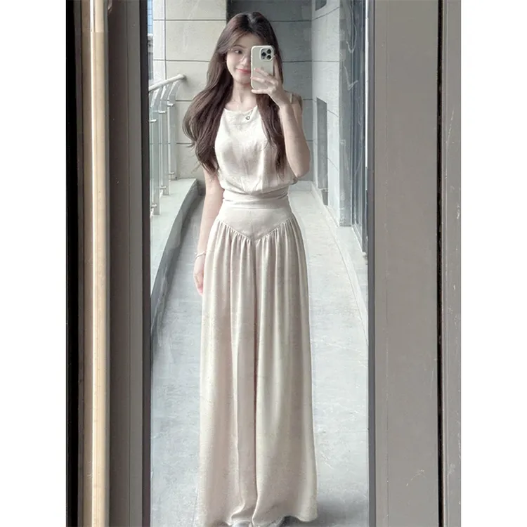 高级松弛感穿搭套装气质慵懒风无袖上衣阔腿直筒休闲裤2025两件套