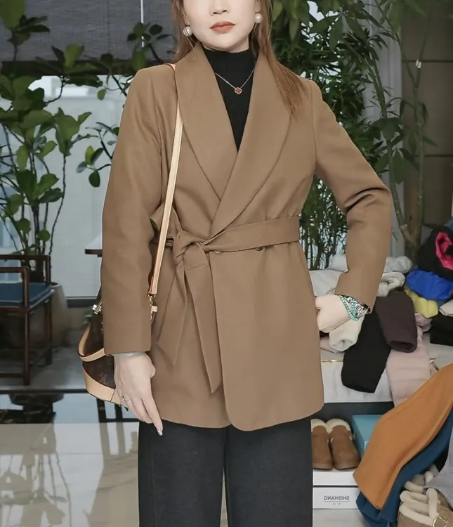 【小题定制】青果领冬季双排扣英伦风设计感腰带90白鸭绒高端西服