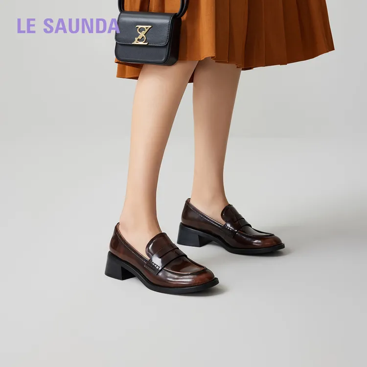 莱尔斯丹莱福家族2025秋冬新款英伦真皮复古中跟乐福鞋6M41901