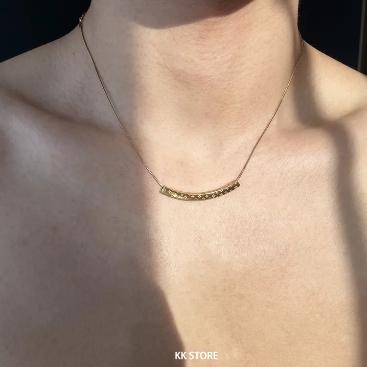 钛钢项链 小众金色弯管印花锁骨链男女同款小众个性百搭项链配饰