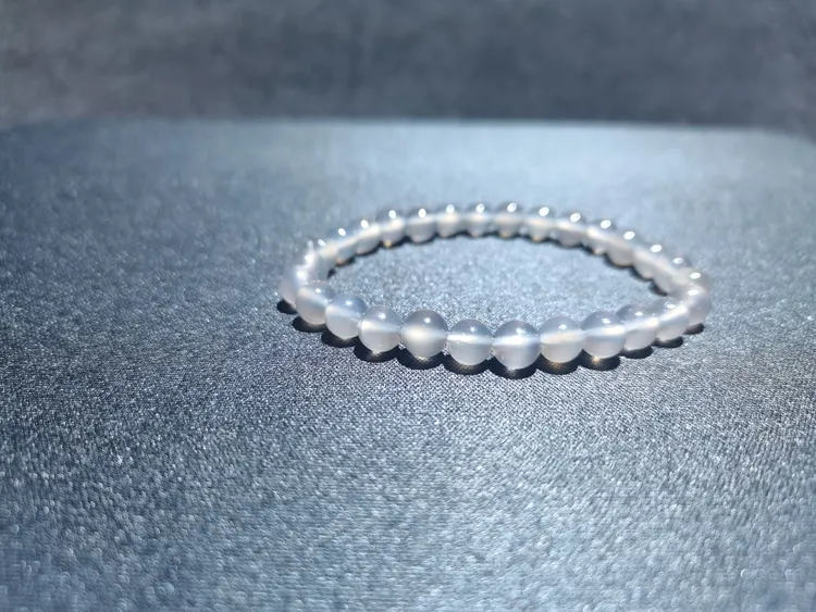 天然灰冰玛瑙手串6mm、高品质白月光与烟灰色玛瑙气质手串