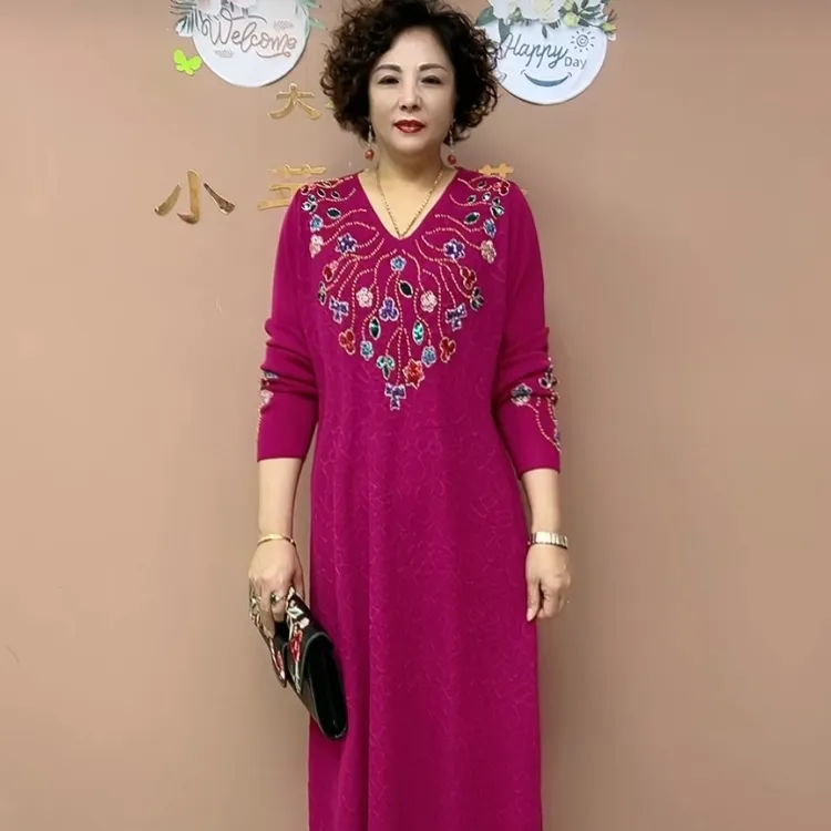 春秋气质妈妈重工烫钻冰麻针织V领显瘦减龄中长款连衣裙