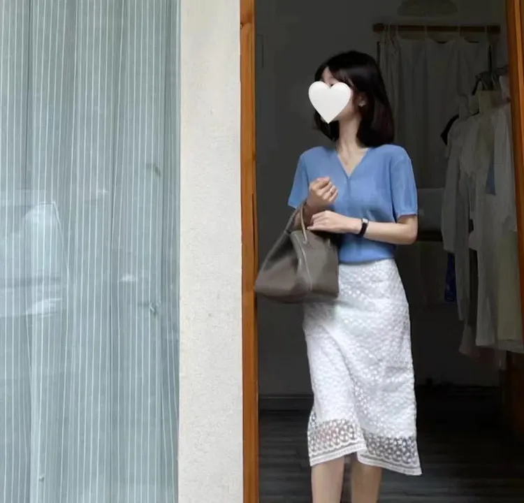【遇见你】气质温柔大女主优雅蓝色针织上衣单排扣高腰蕾丝半身裙女