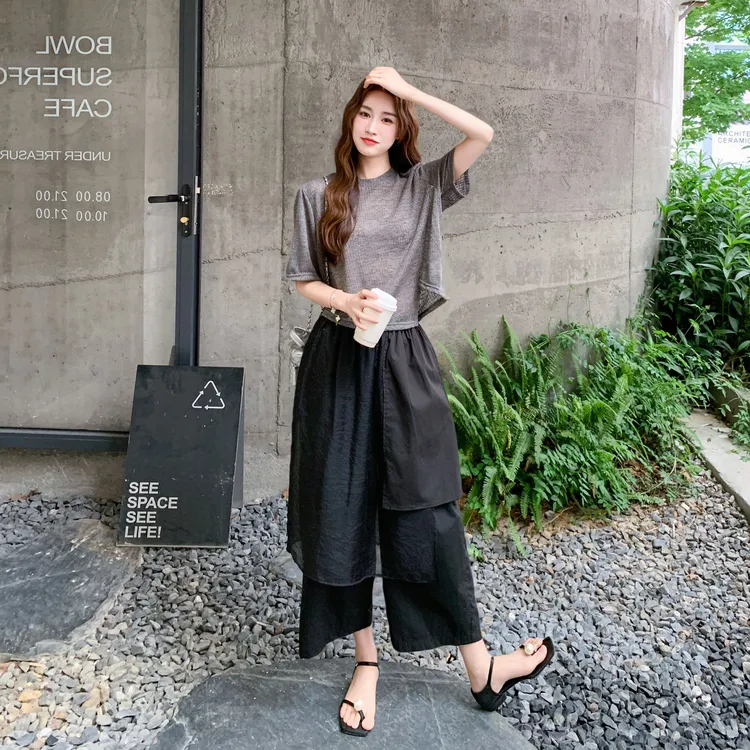 韩系减龄穿搭套装裤女2025夏新款设计感灰色上衣拼接阔腿裤两件套