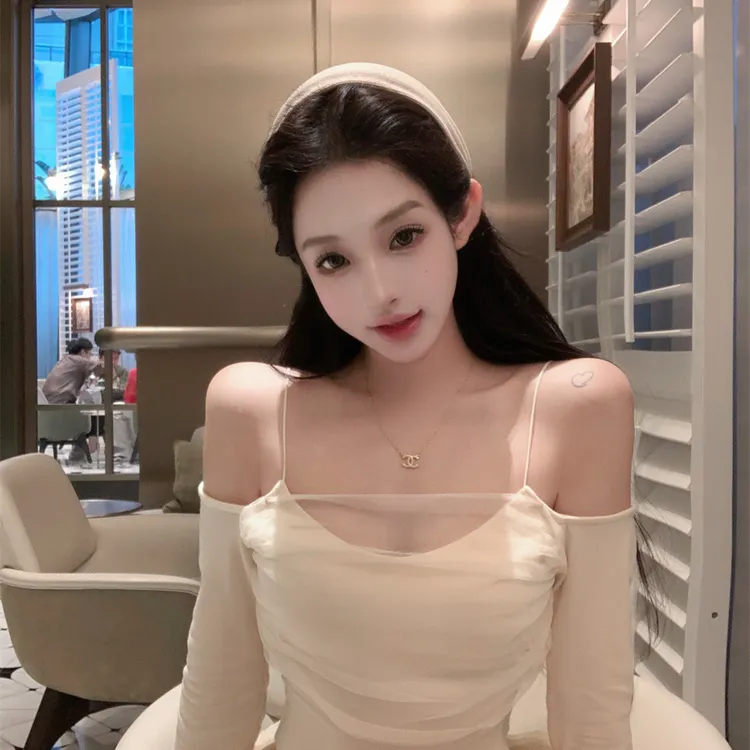 网纱拼接长袖t恤女秋季纯欲性感一字肩上衣韩版欲风网纱拼接T恤