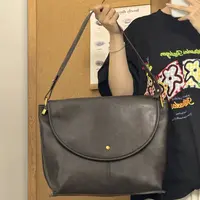 一张同学小众百搭大容量单肩托特包D56咖