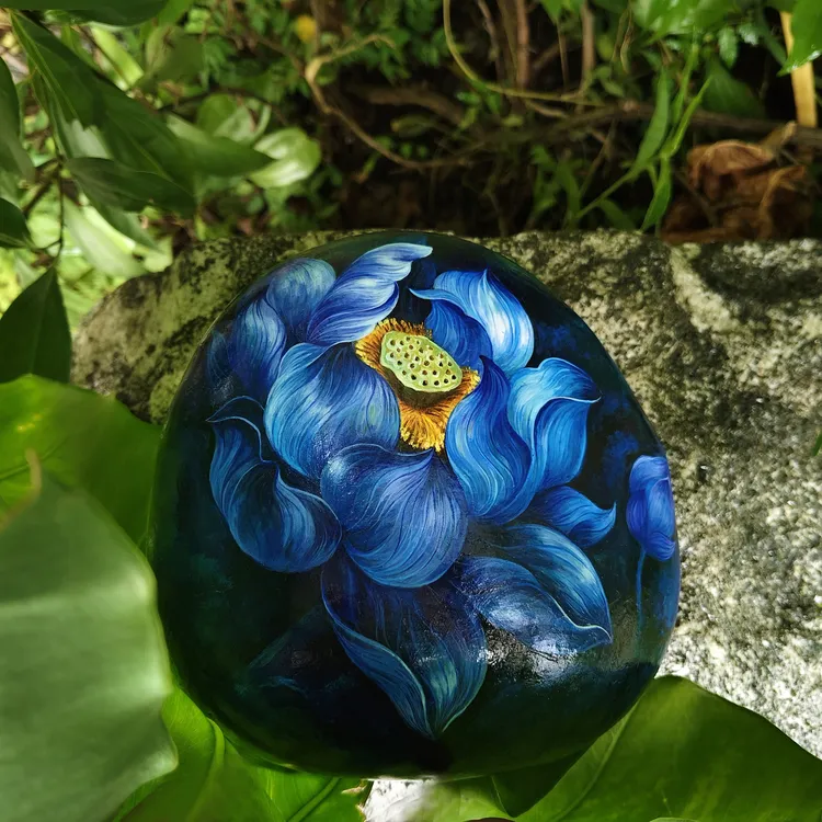 幻影蓝荷 至尊精品 石头画，荷花 蓝色，创意 手绘 摆件 饰品  