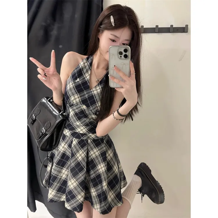 【原版做法】法式v领挂脖格子连衣裙女夏季新款气质修身小个子短