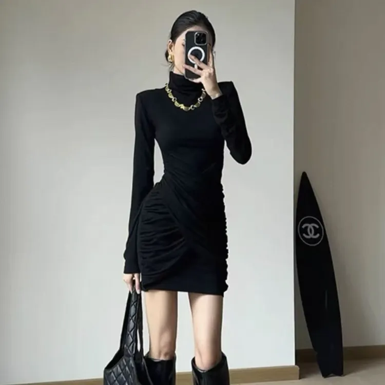 气质高领长袖连衣裙修身褶皱收腰显瘦辣妹交叉打底裙子性感黑色