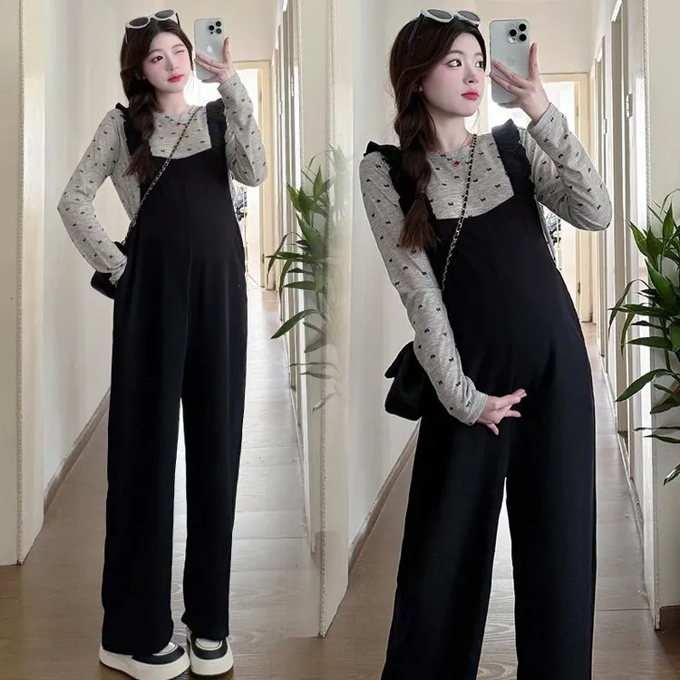 时髦孕妇装春秋季新款2025网红背带裤长袖加阔腿直筒背带裤两件套