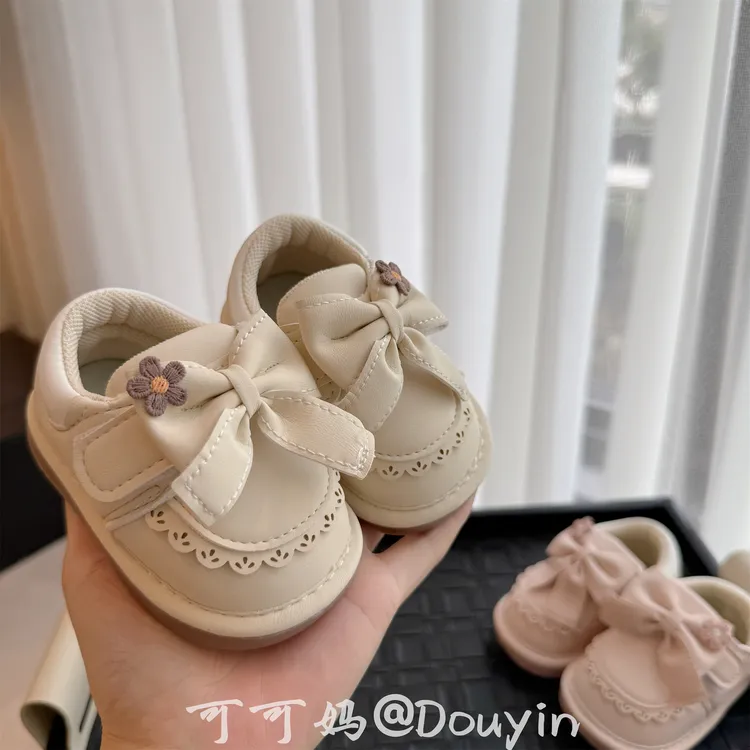 秋季1-2岁婴幼儿鞋子女宝宝可爱蝴蝶结公主皮鞋软胶底叫叫学步鞋