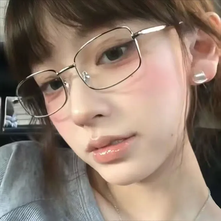 高级感复古小框方形眼镜高颜值护目平光镜大脸显瘦近视镜金属框女