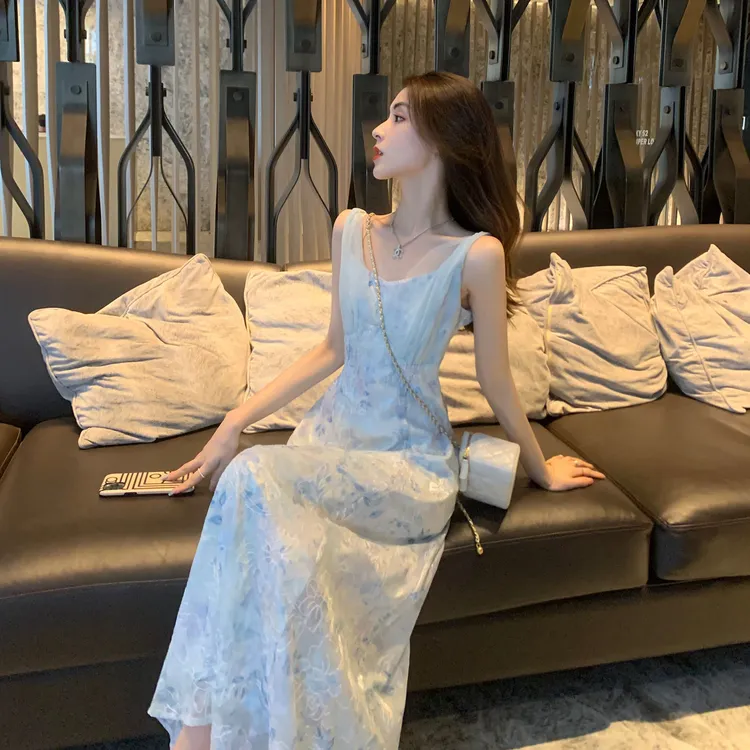 法式碎花无袖连衣裙2025夏季新款女装气质高级感温柔风小众设计裙