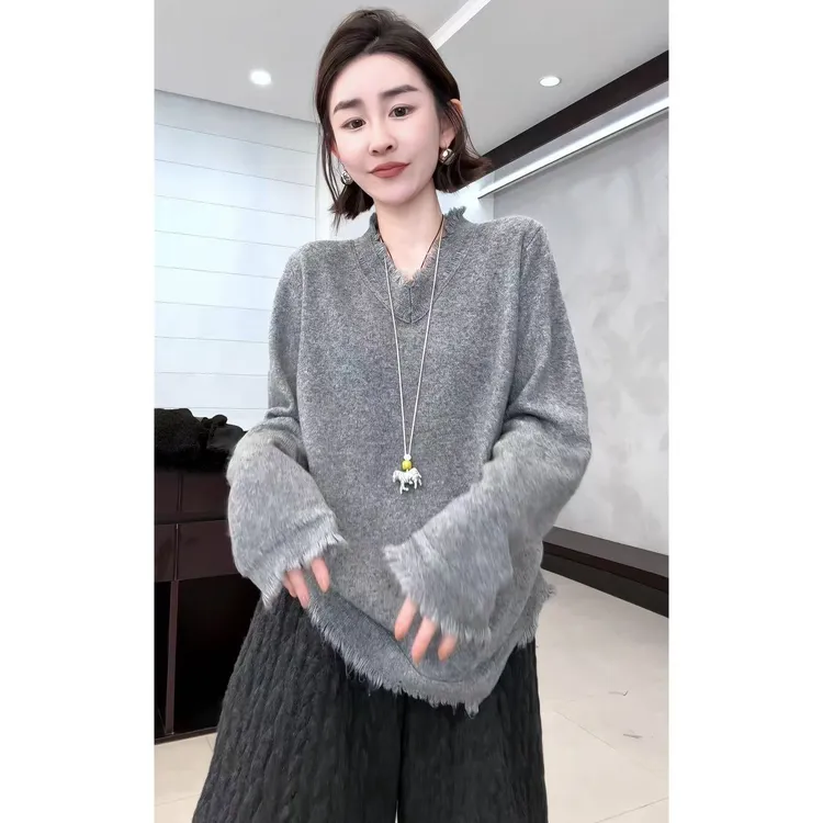 玖玖 2025冬季新款小众极简风毛须设计V领长袖T恤 2512C8652