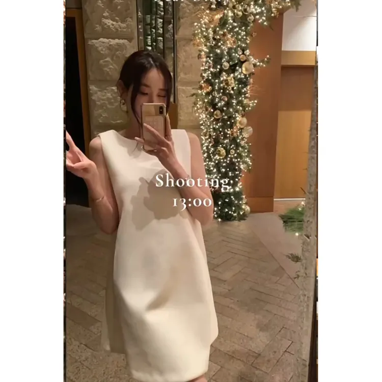 2025春季新款法式简约风后背V领两面穿宽松休闲无袖A字背心连衣裙