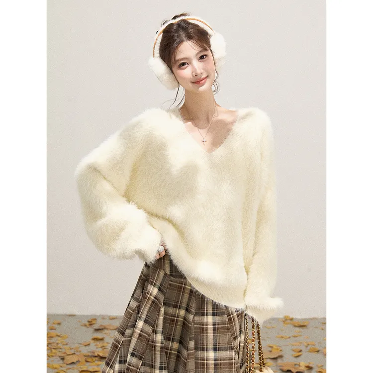 谢不肉 水貂毛V领软糯减龄毛衣女秋冬韩版休闲套头保暖上衣50978