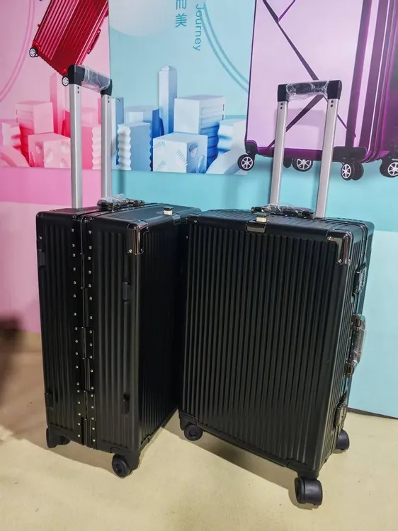 行李箱铝框休闲旅行箱商务登机拉杆箱大容量大学生万向轮密码箱