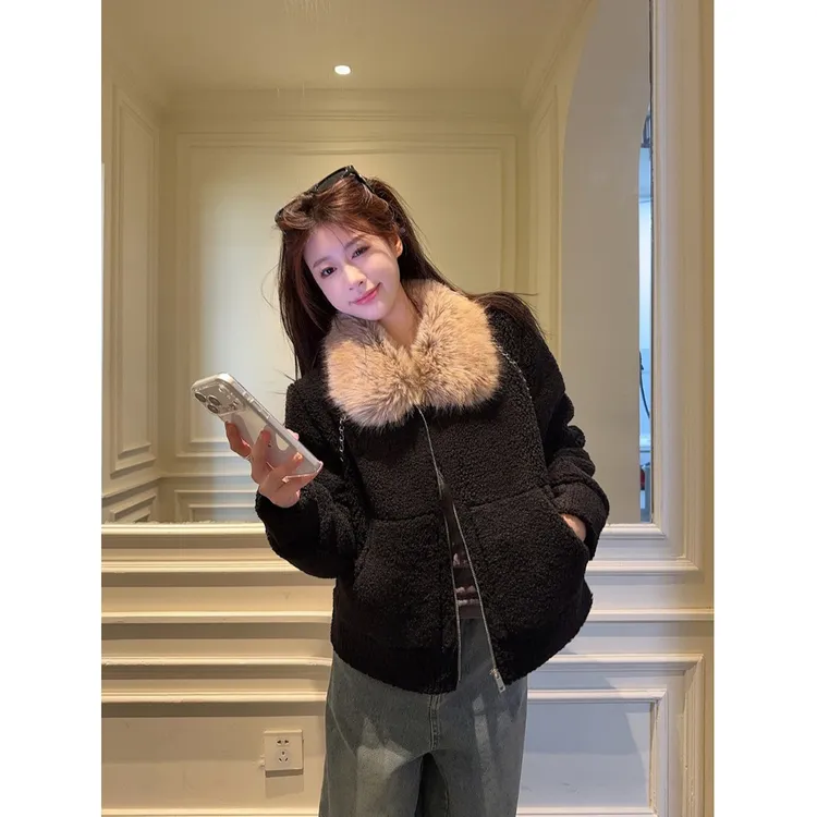 2025新款定染毛领小颗粒皮毛一体仿羊羔毛外套女保暖黑色长袖上衣