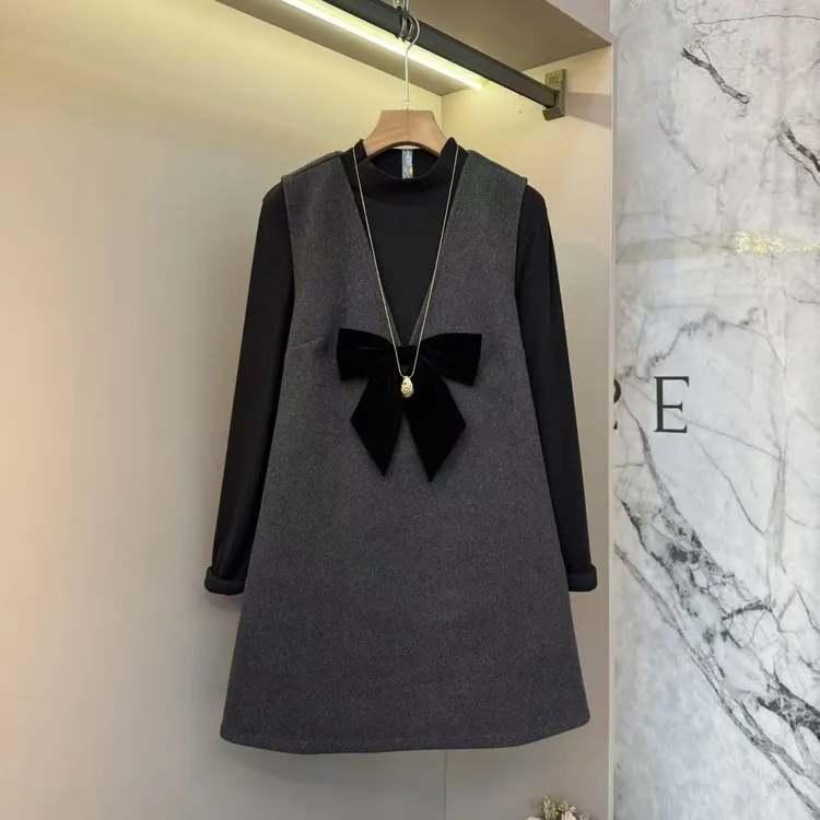 2025新时尚显瘦简约名媛风轻奢蝴蝶结气质欧货马甲+内搭套装5216