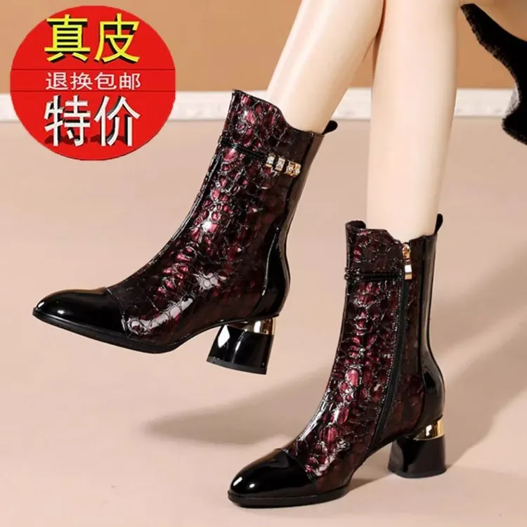 2025新款中筒靴民族风粗跟真皮圆头中跟时尚秋冬季女靴子高跟加绒