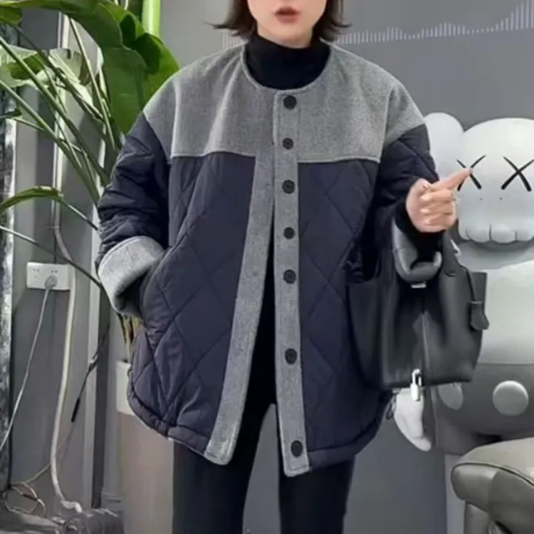 萱贝纯时尚菱格纹加厚外套女2025秋冬新款设计感撞色拼接圆领棉服