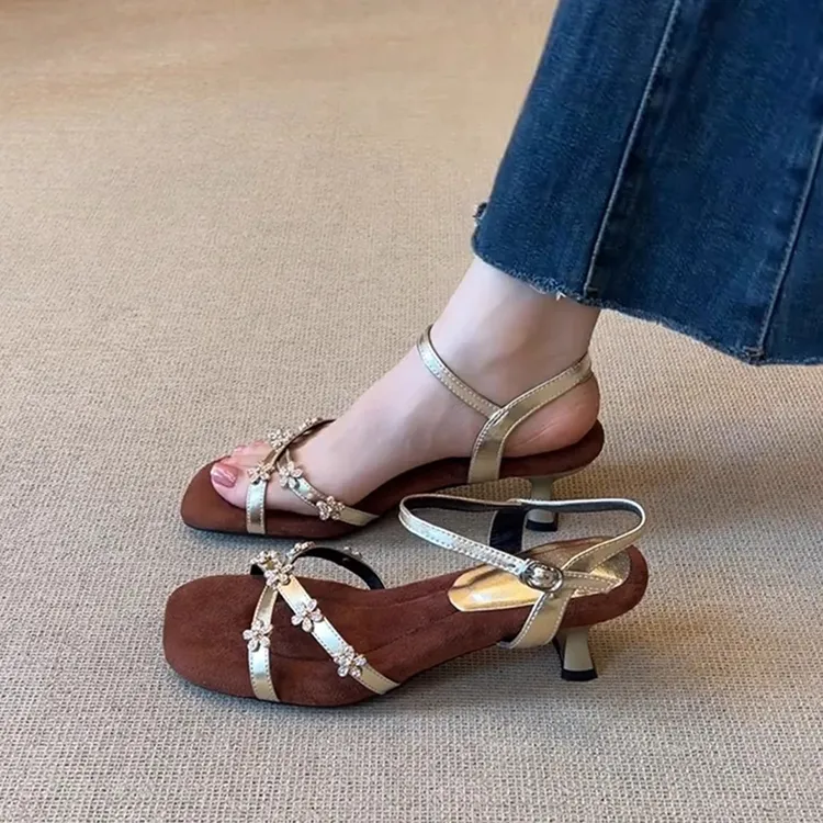 法式水钻花一字带方头真皮凉鞋女气质百搭配裙子高跟新款罗马鞋夏