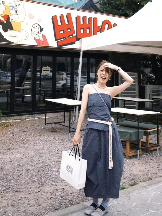 韩系气质一整套oota穿搭温柔高知风蓝色格纹抹胸半身裙套装女夏季