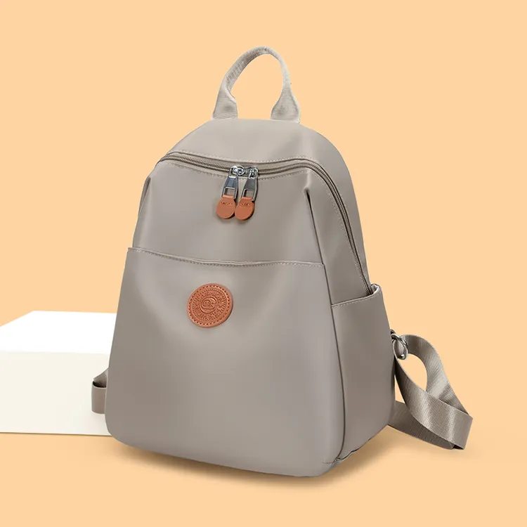 2025超火小背包新款轻便外出通勤包包女士休闲百搭旅行双肩包7616