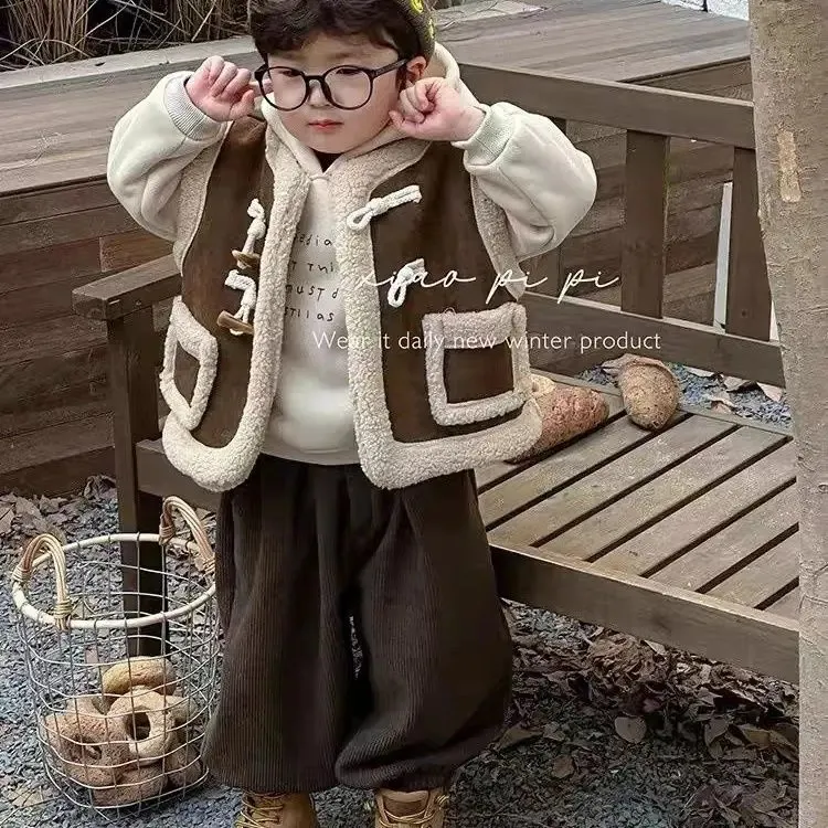儿童马甲套装2025冬季新款韩版男女童羊羔保暖加绒加厚卫衣三件套