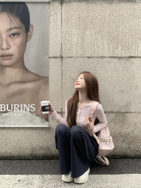 2025秋季新款韩系亨利领粉色内搭修身长袖t恤波点休闲裤两件套装