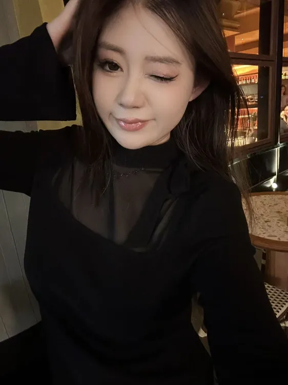琪琪怪怪大码女装【罗弗敦的夜】绑带拼接网纱设计感上衣T17985QD