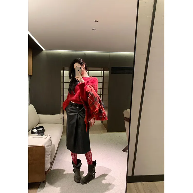 2025秋冬软糯毛毛红色毛衣女内搭宽松慵懒风外穿上衣厚气质半身裙