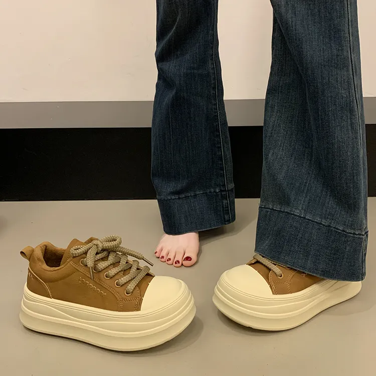 厚底加绒板鞋丑萌面包鞋女2025冬季新款爆款小白鞋子增高休闲运动