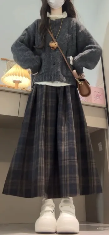 2025秋冬韩系温柔森系毛衣开衫内搭白色针织搭配格纹半身裙三件套