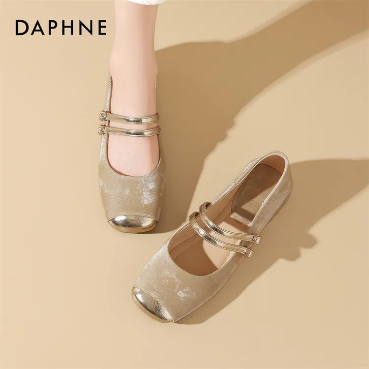 达芙妮玛丽珍鞋女2025新款低跟配裙子复古气质小皮鞋粗跟方头单鞋