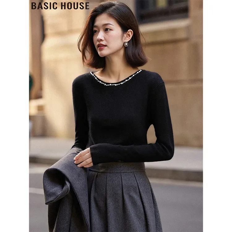 Basic House/百家好黑色长袖针织衫修身钉珠圆领毛衣女士2025冬季
