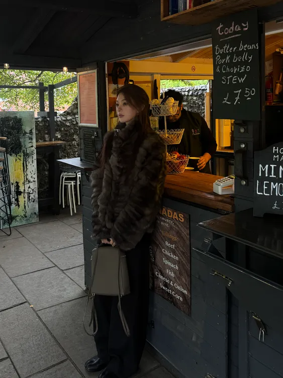 R-HER【复古派克】冬季休闲复古老钱廓形显瘦时尚短外套RC25091902