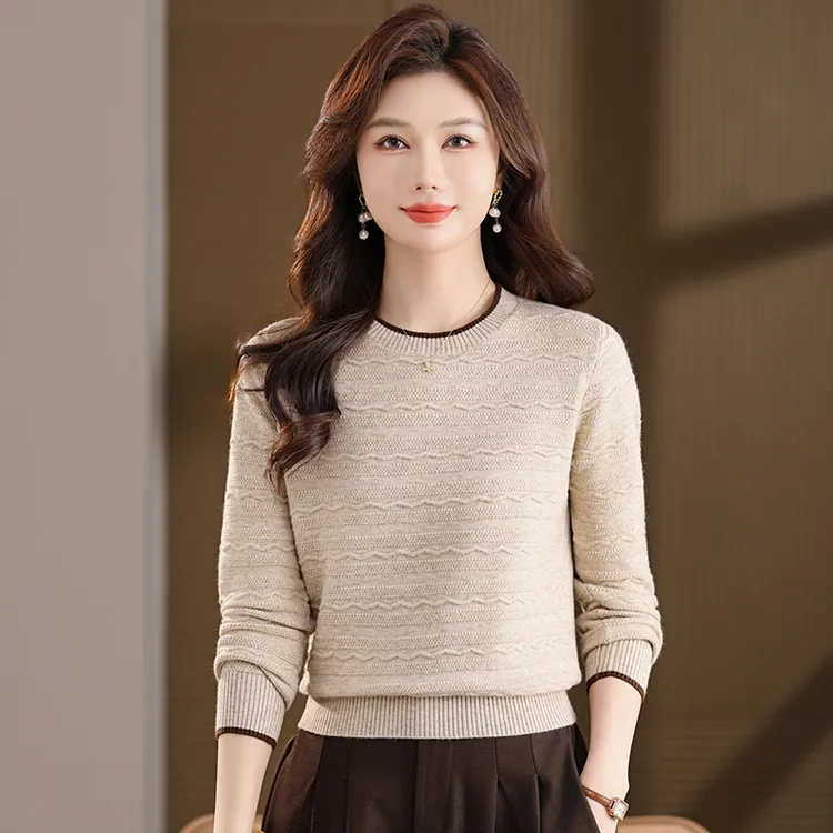 2025秋冬新款洋气重工提花拼色设计中领显瘦遮肉半高领厚款女上衣