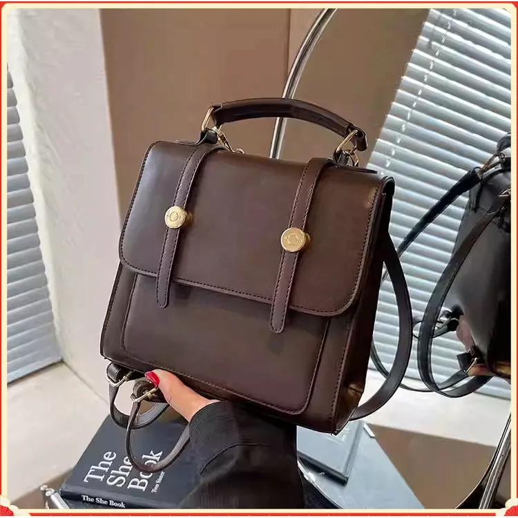 2025新款艾米兔女包洋气纯色金属扣手提小众双肩背包W