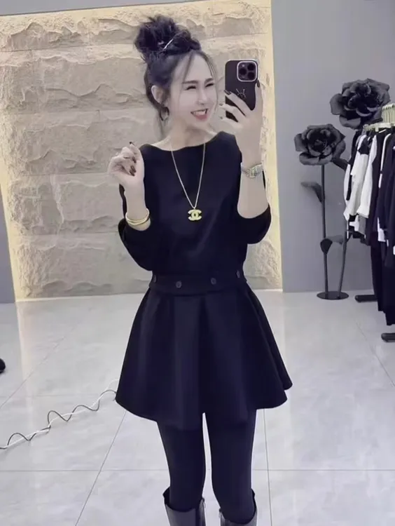 2025年秋冬季新款净版显瘦气质连衣裙8508