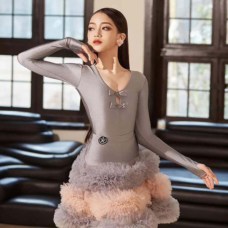 星木漾舞服拉丁舞练习服V领镂空舞蝶节千层蛋糕裙摆高级重工优雅