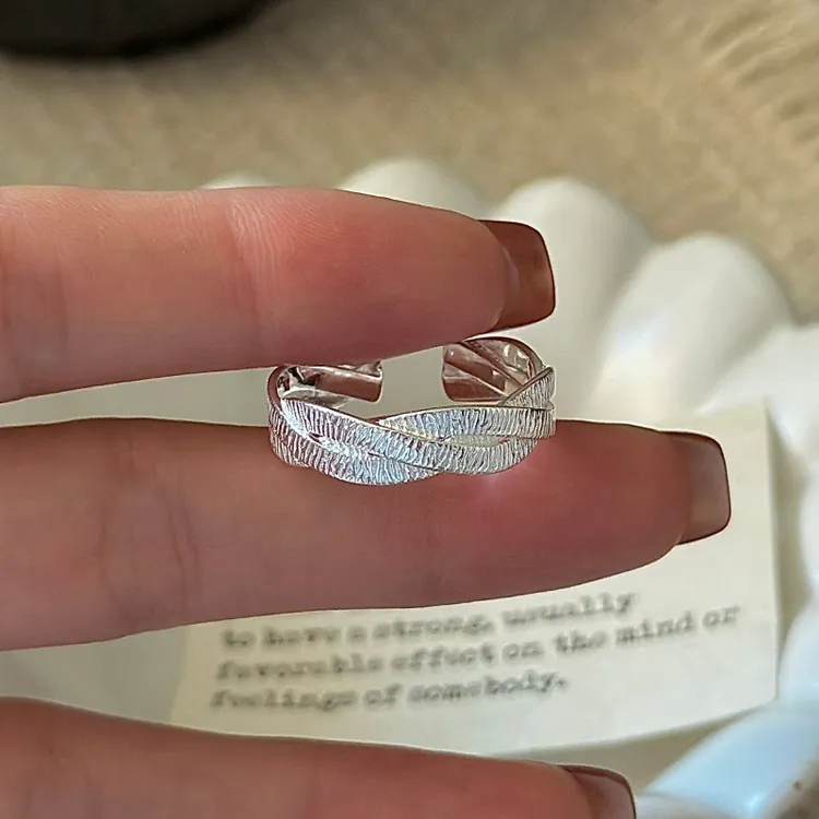 925银戒指 纯银韩版小众设计感手工锤纹敲面戒指韩式风时髦指环