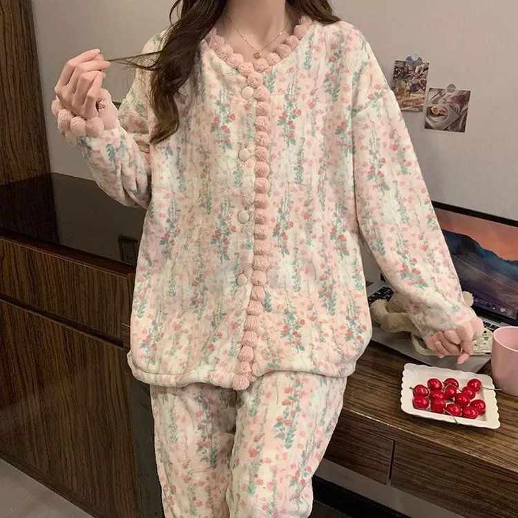 保暖睡衣女珊瑚绒甜美国风开衫秋冬季甜美女士法兰绒大码家居服装