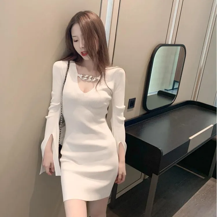 秋季新款Chic时尚气质V领喇叭袖修身显瘦收腰性感针织包臀连衣裙
