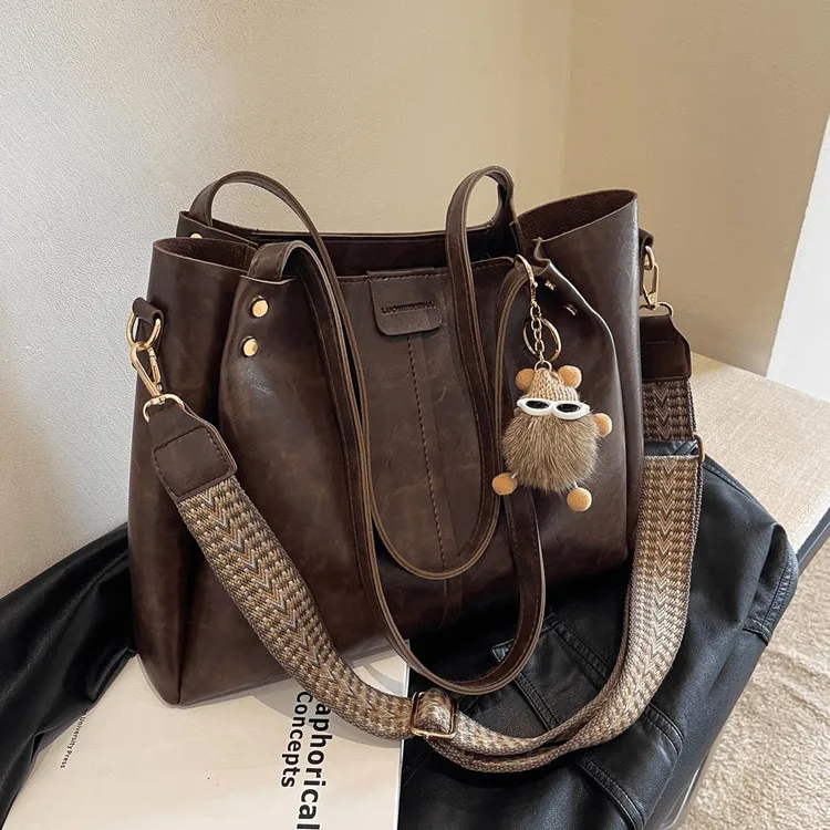 大容量托特包包女秋冬时尚复古单肩包宽带斜挎包大学生上课通勤包