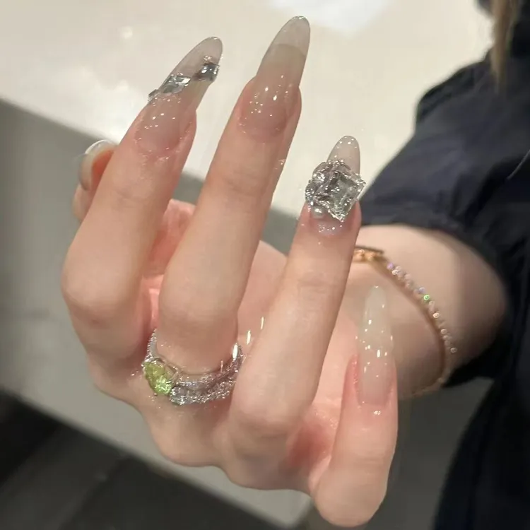 手工穿戴甲冰透裸色k9爆闪钻球成品美甲贴片自然显白中长款婚甲片